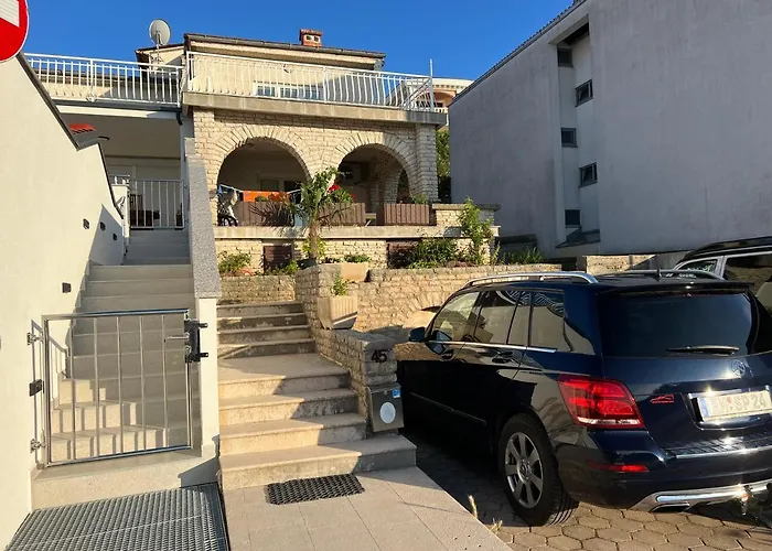 Apartment By The Sea 1