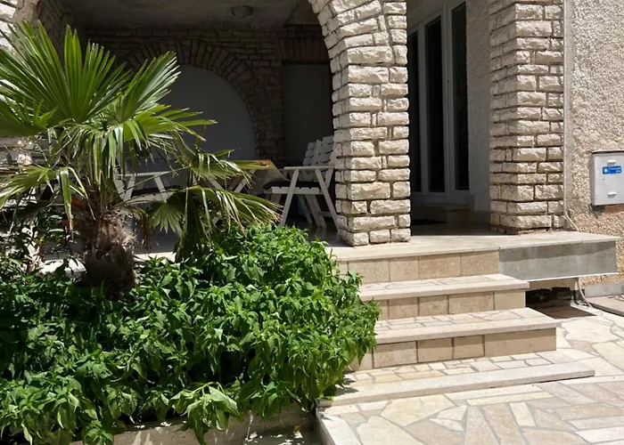 Apartment By The Sea 1