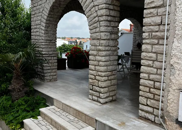 Apartment By The Sea 1